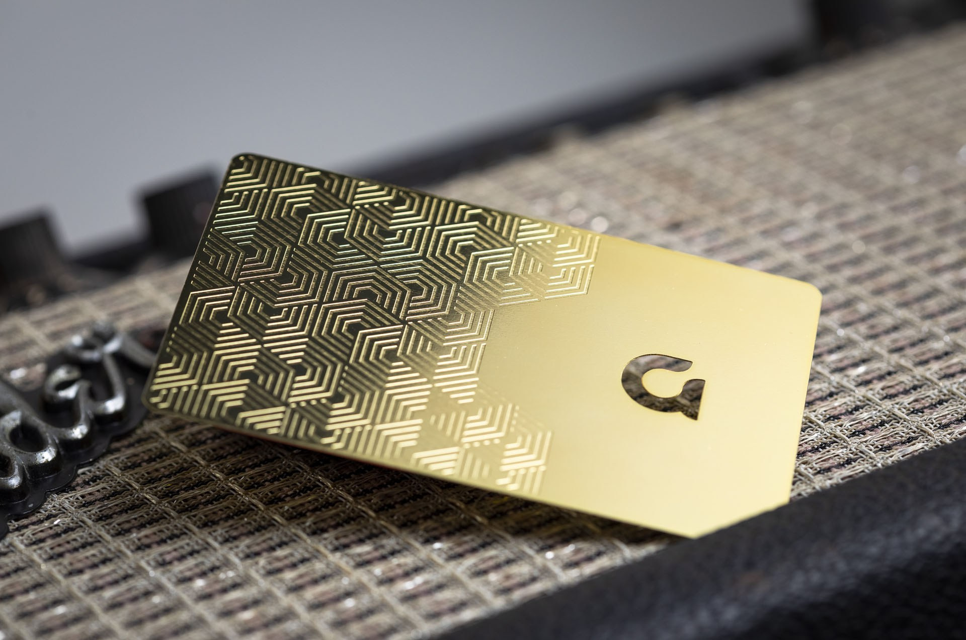 gold-metal-business-cards-3